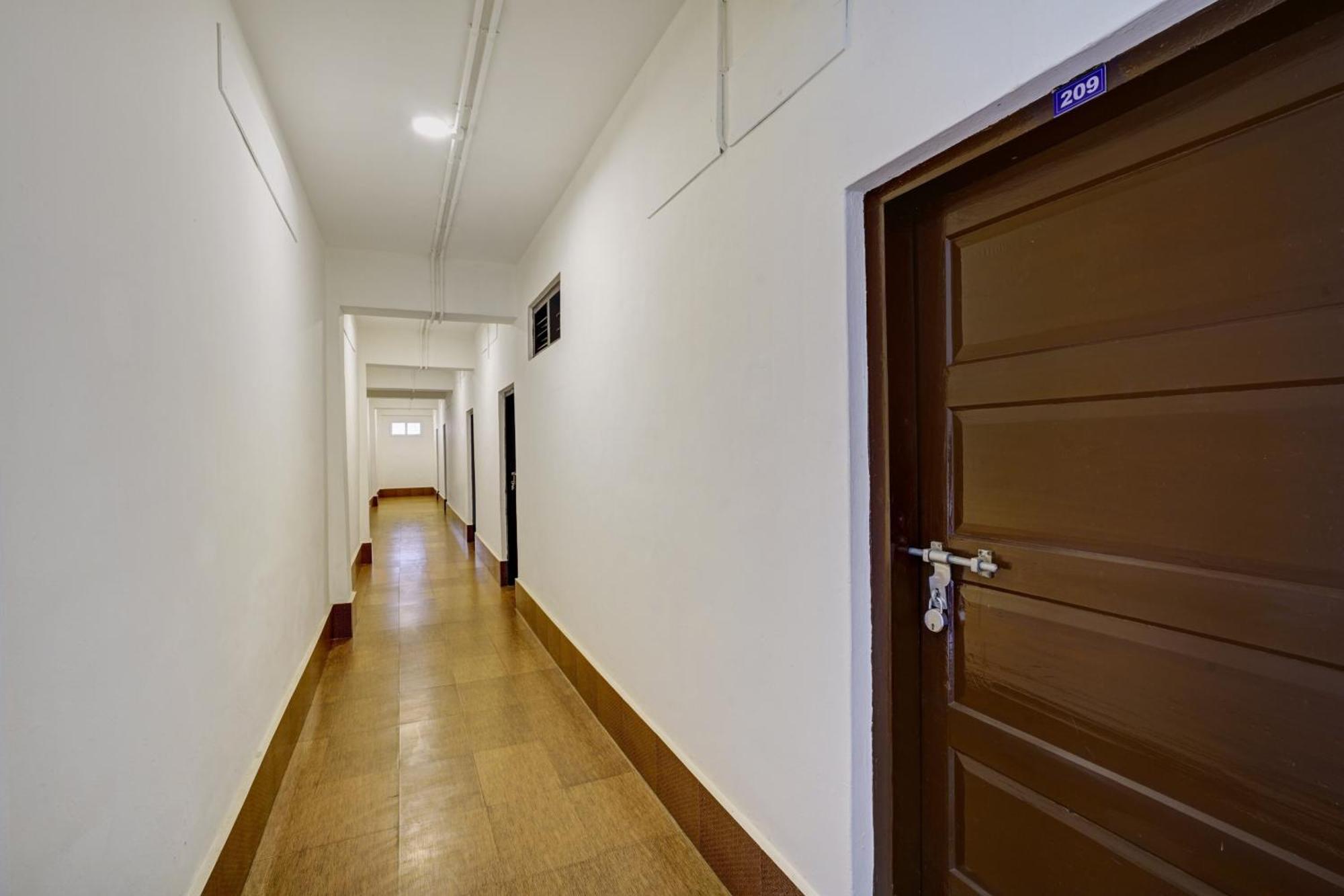Super Hotel O Ceasar Palace Annex Thodupuzha Exterior photo
